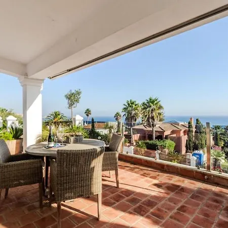 아파트 Beautiful 5 Bedroom With Panoramic Sea Views 알부페이라