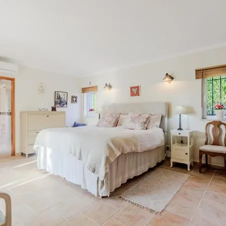 Beautiful 5 Bedroom With Panoramic Sea Views 아파트 알부페이라