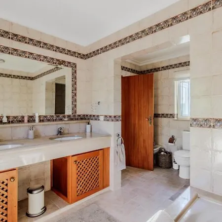 Beautiful 5 Bedroom With Panoramic Sea Views Apartamento