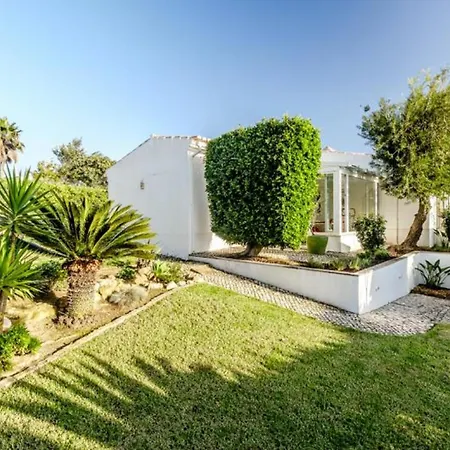 Beautiful 5 Bedroom With Panoramic Sea Views